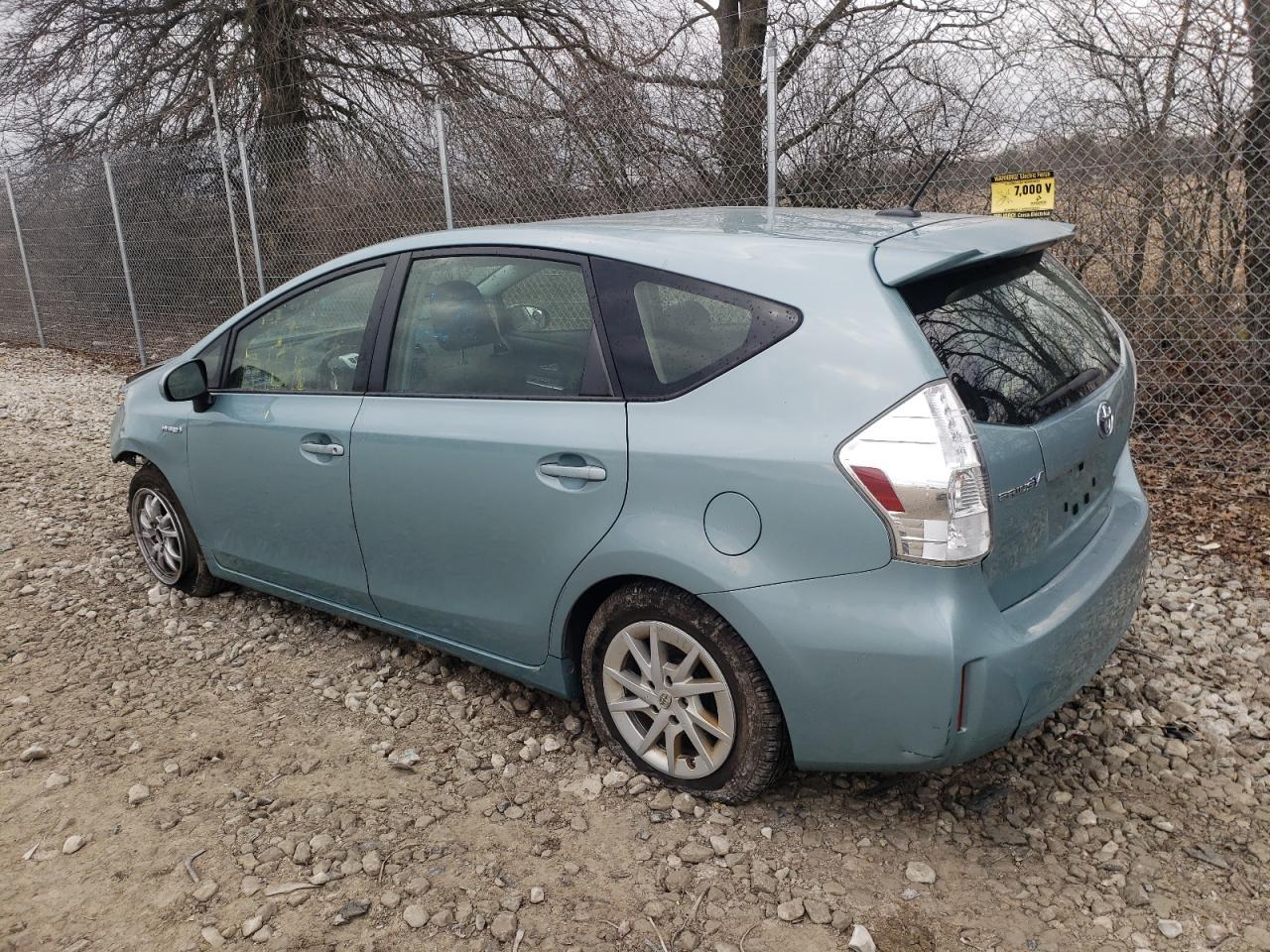 2013 TOYOTA PRIUS V - Image 2