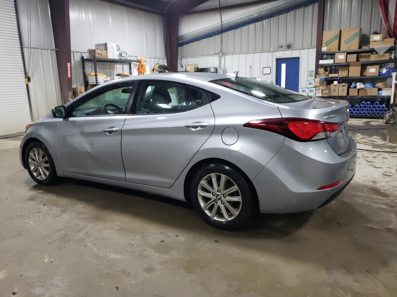 2015 HYUNDAI ELANTRA SE - Image 2