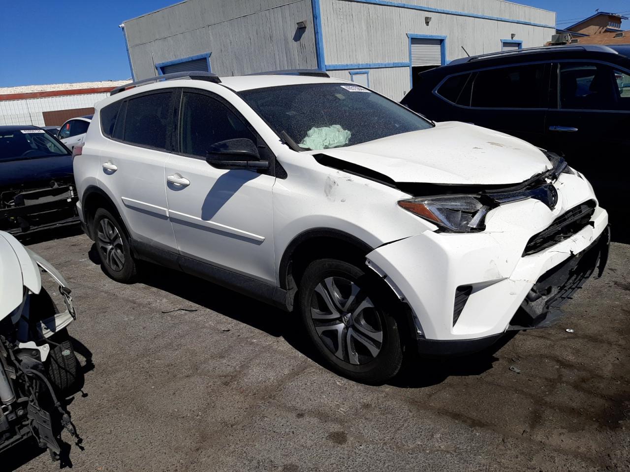 2017 TOYOTA RAV4 LE - Image 4
