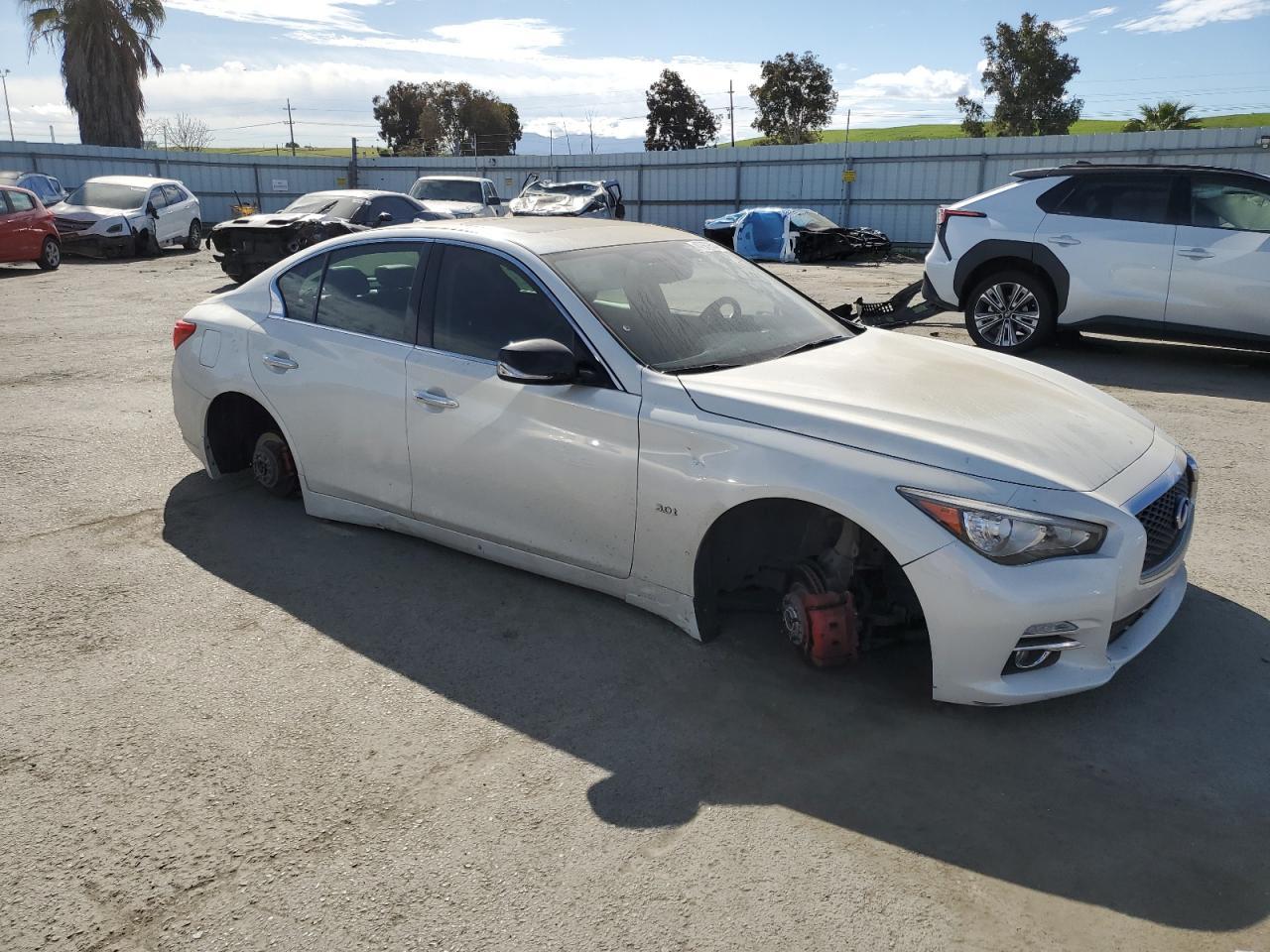 2016 INFINITI Q50 PREMIU - Фото 4