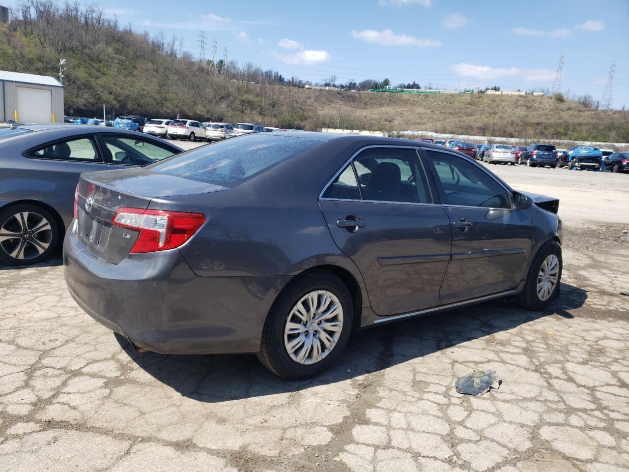 2013 TOYOTA CAMRY L - Фото 3