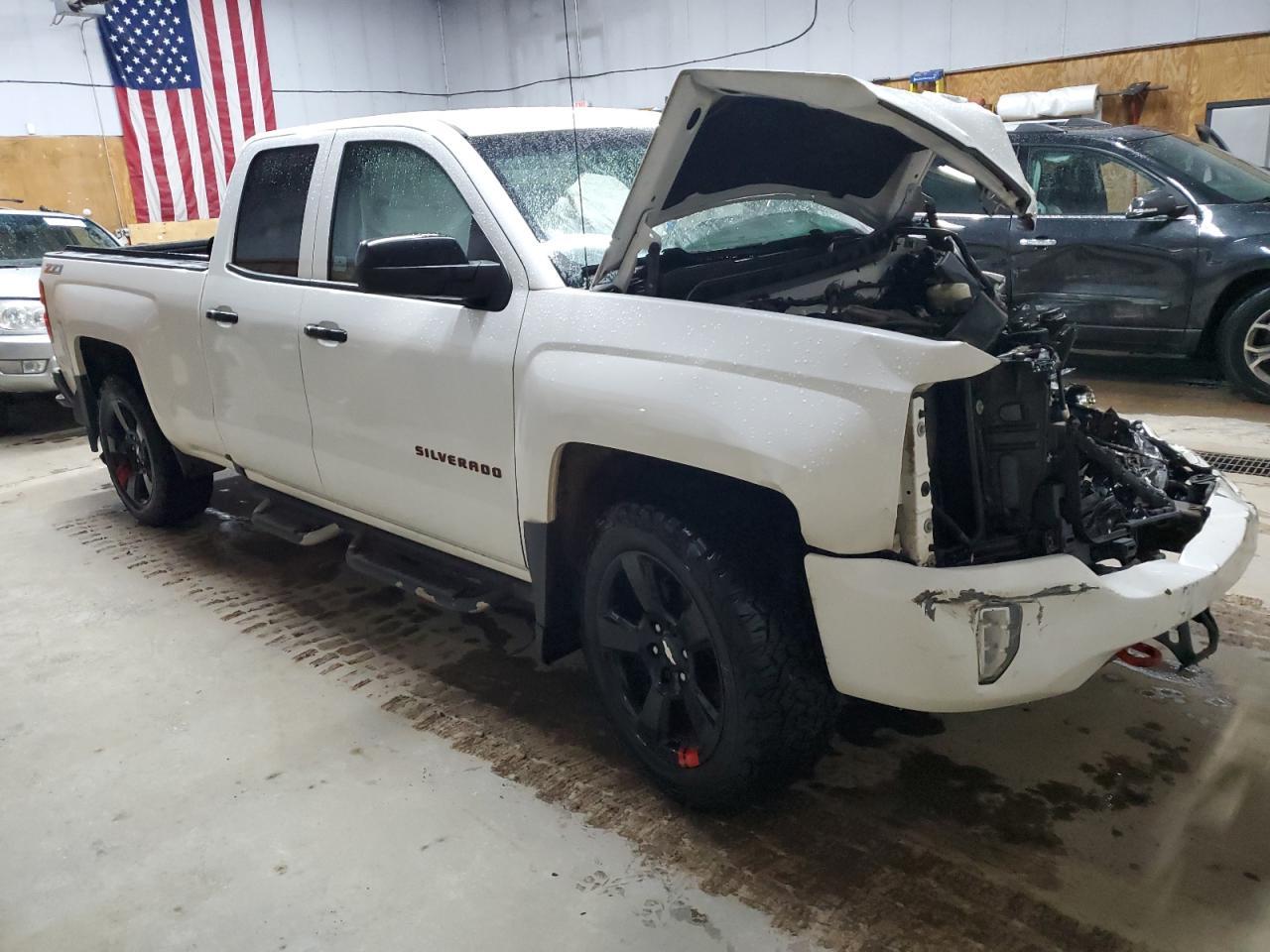 2017 CHEVROLET SILVERADO - Image 4
