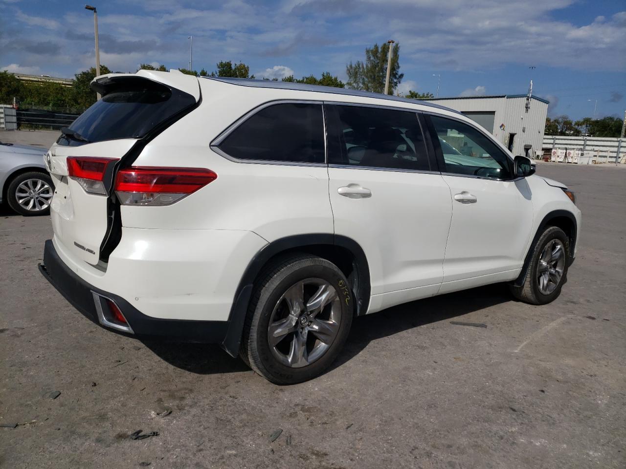 2018 TOYOTA HIGHLANDER - Image 3
