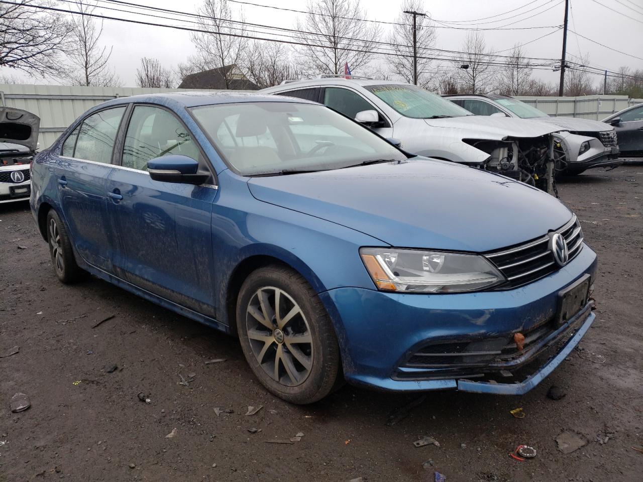 2017 VOLKSWAGEN JETTA SE - Image 4