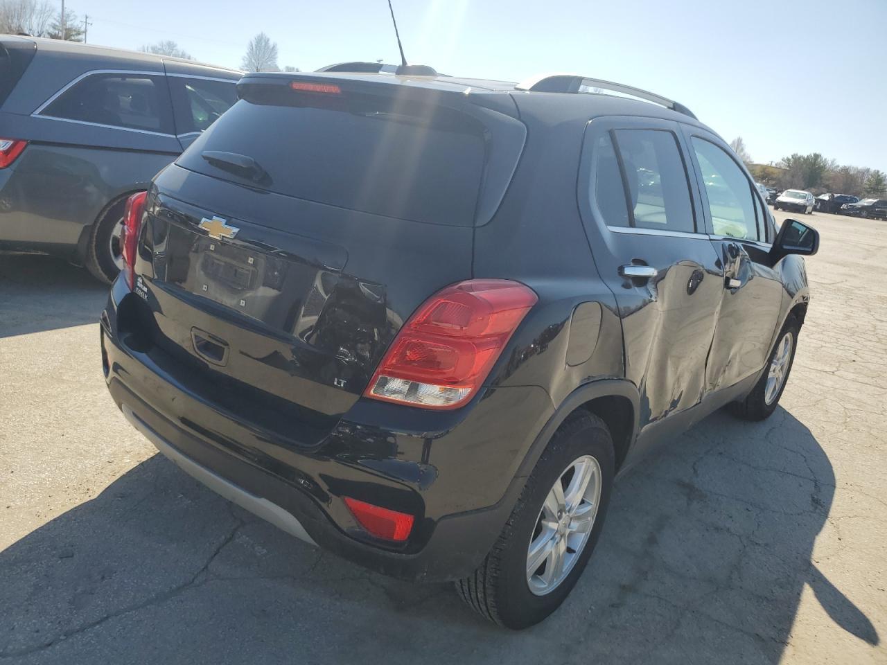 2019 CHEVROLET TRAX 1LT - Image 3