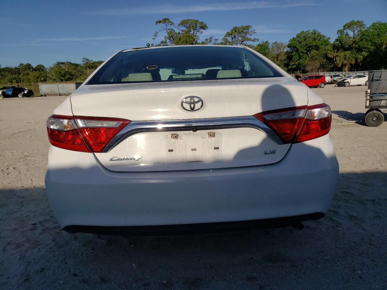 2016 TOYOTA CAMRY LE - Фото 6