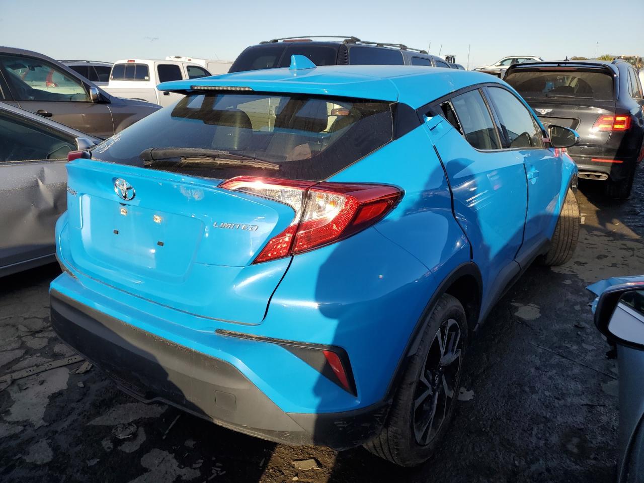 2019 TOYOTA C-HR XLE - Фото 3