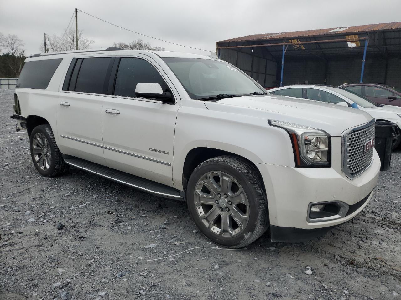 2016 GMC YUKON XL D - Image 4