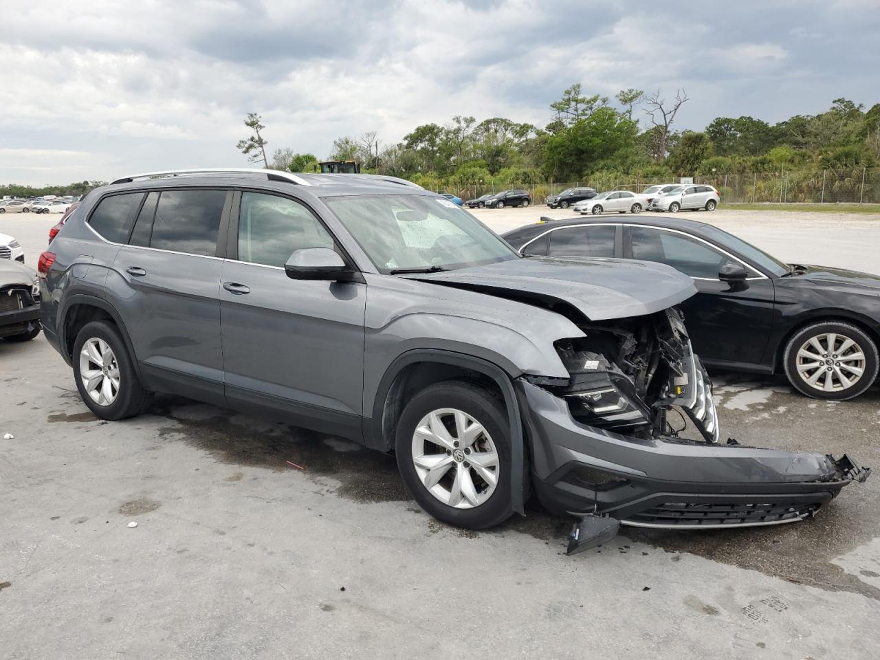 2018 VOLKSWAGEN ATLAS SE - Image 4