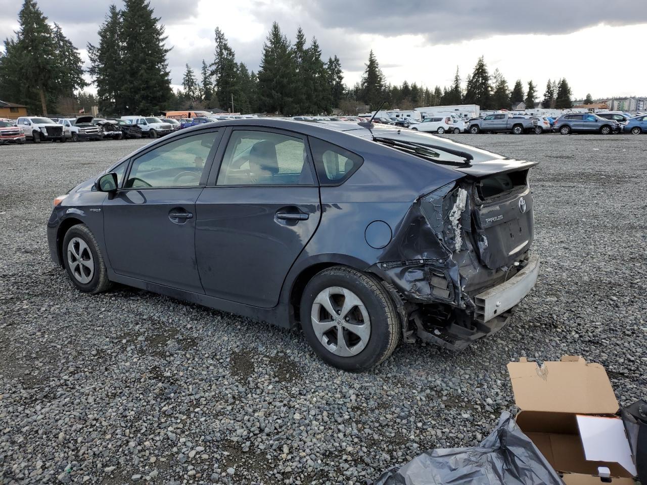 2013 TOYOTA PRIUS - Фото 2