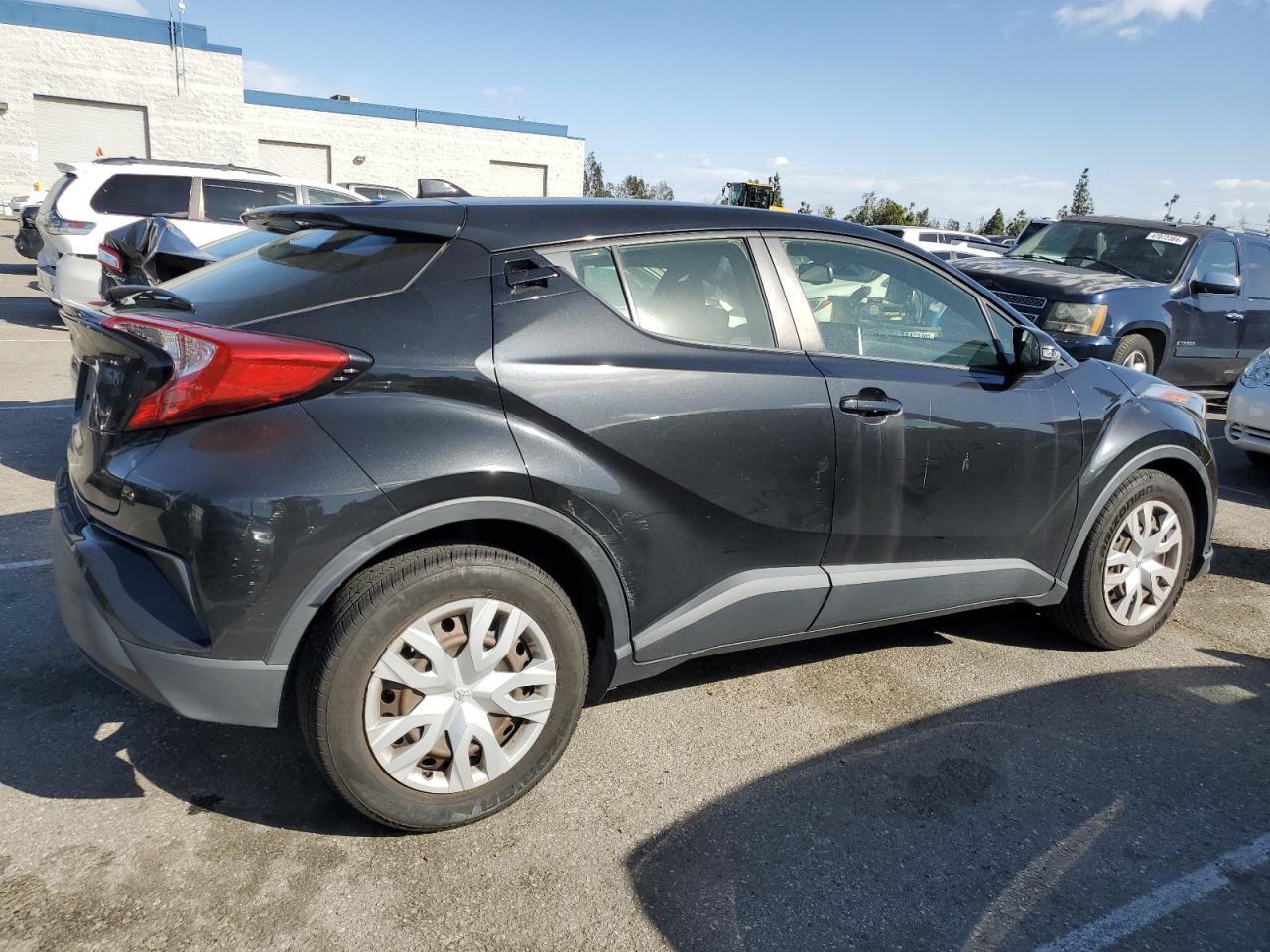 2019 TOYOTA C-HR XLE - Image 3