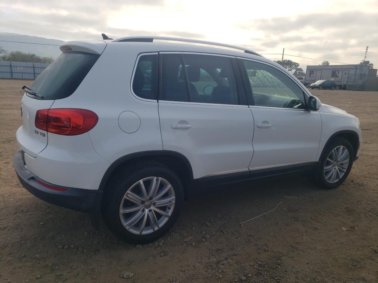 2015 VOLKSWAGEN TIGUAN S - Фото 3
