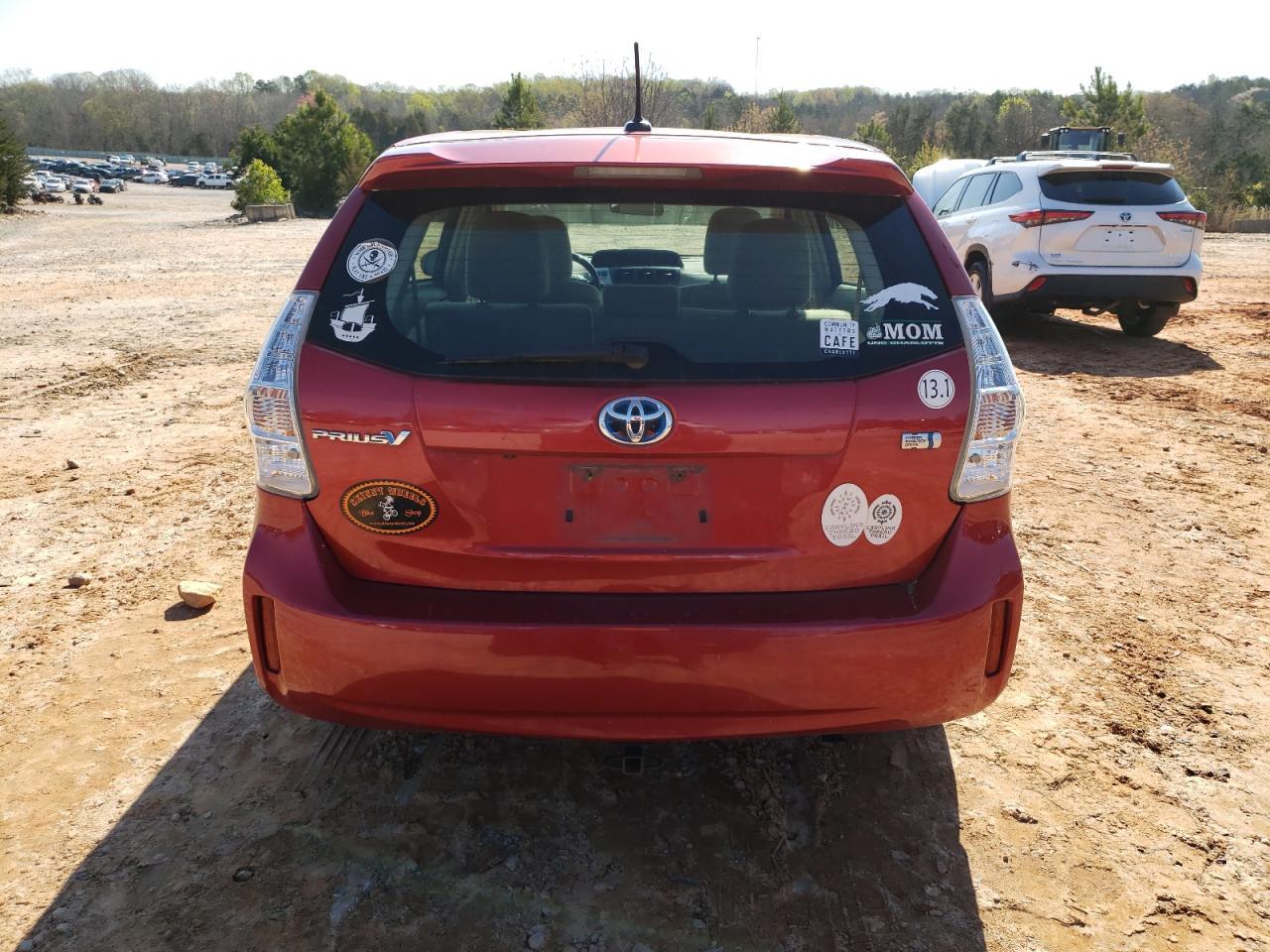 2013 TOYOTA PRIUS V - Image 6