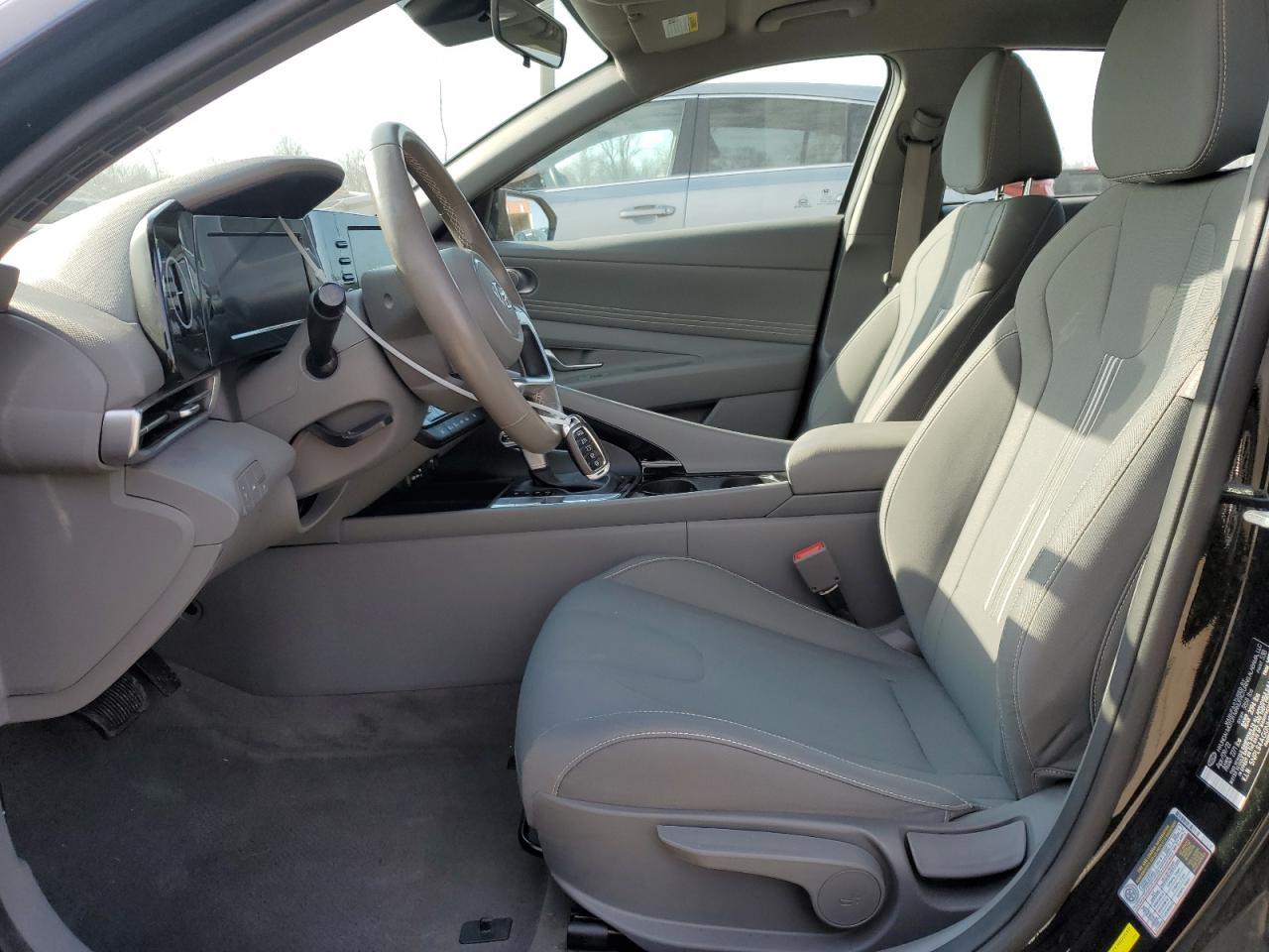 2022 HYUNDAI ELANTRA SE - Фото 7