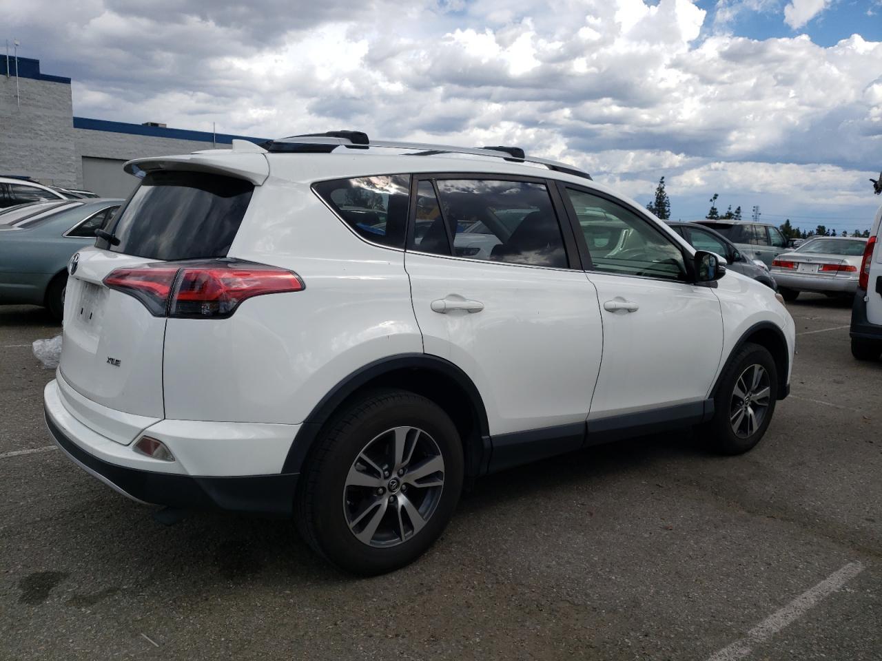 2016 TOYOTA RAV4 XLE - Фото 3