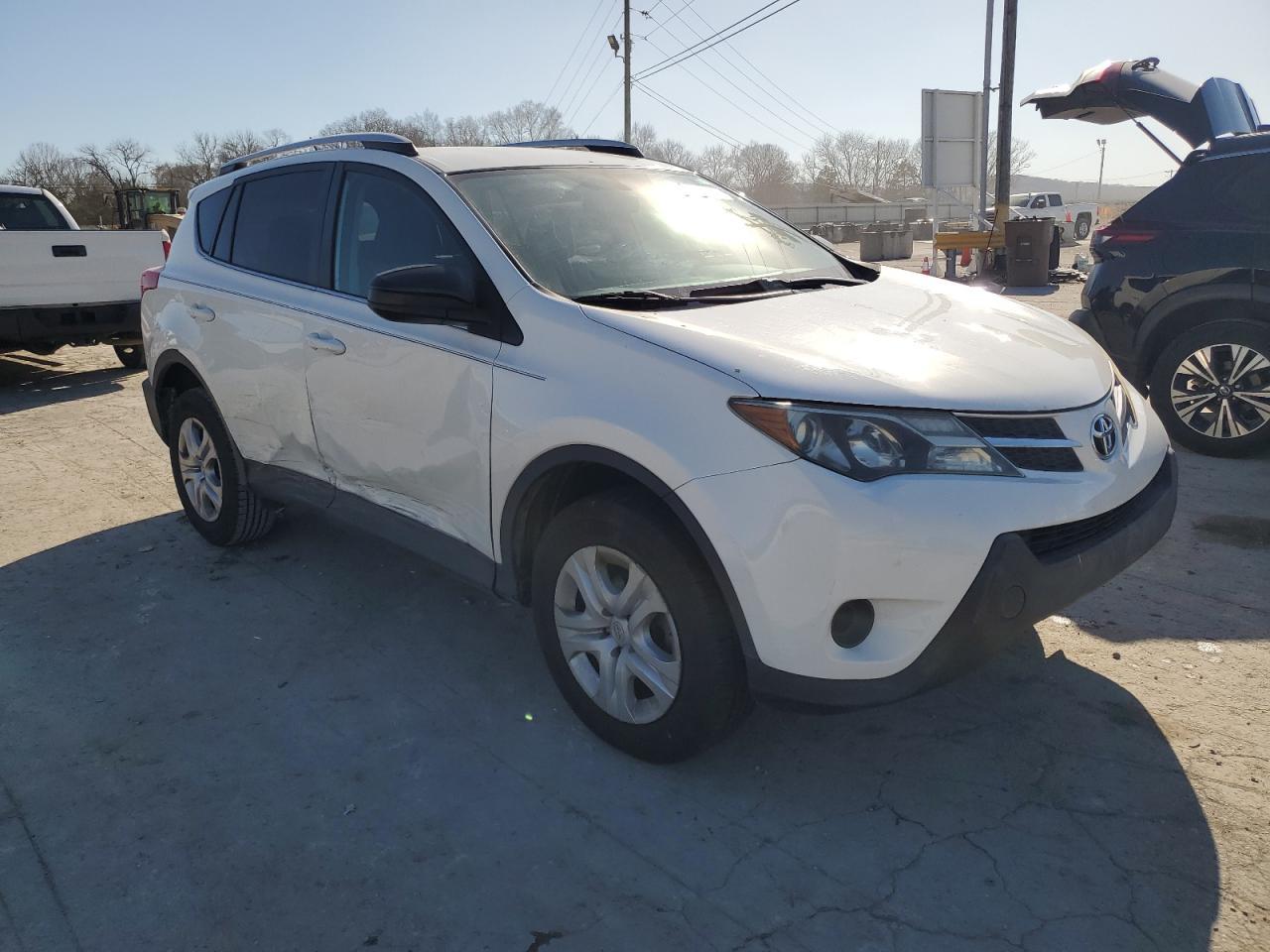 2015 TOYOTA RAV4 LE - Image 4