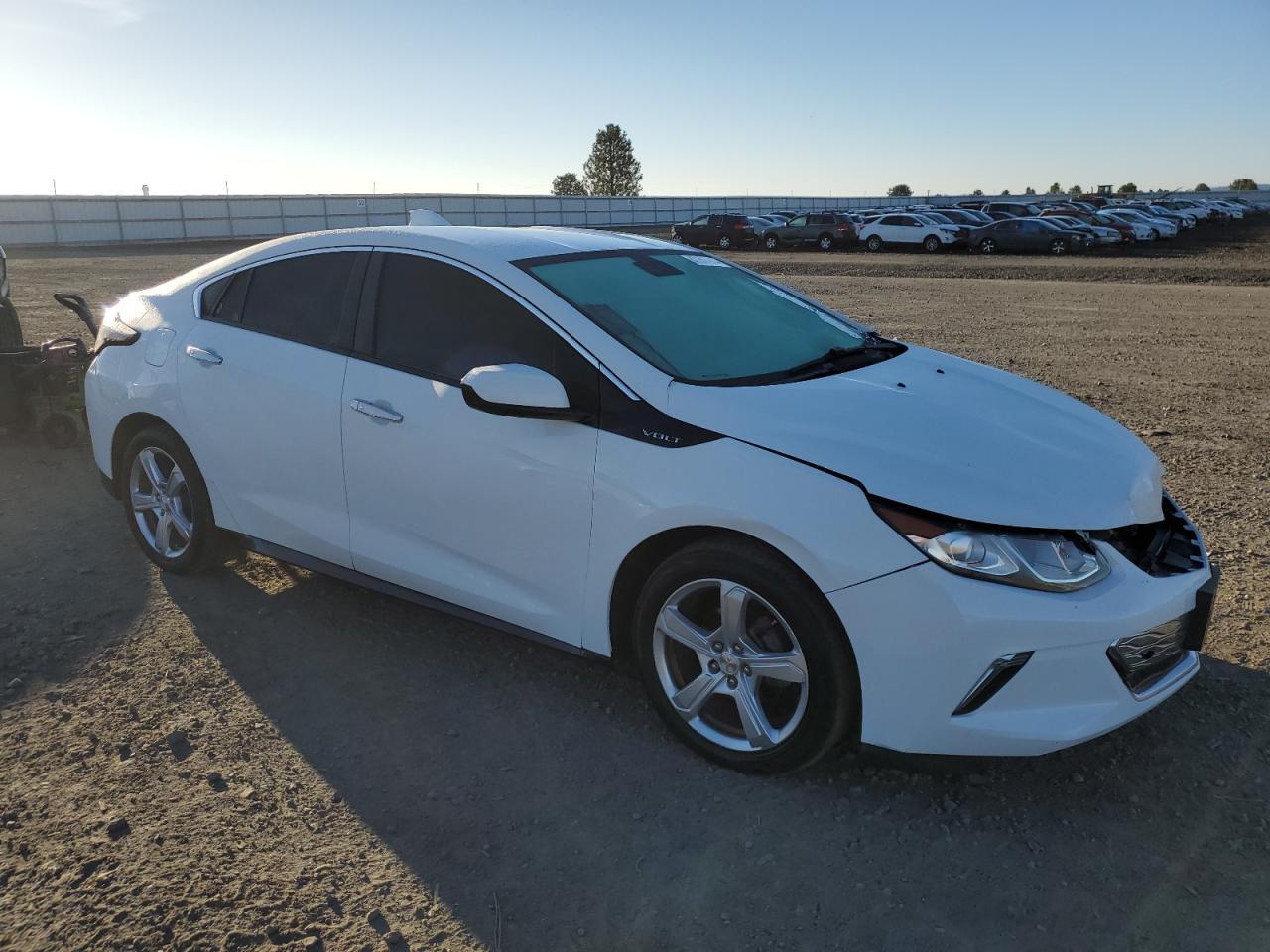 2017 CHEVROLET VOLT LT - Image 4