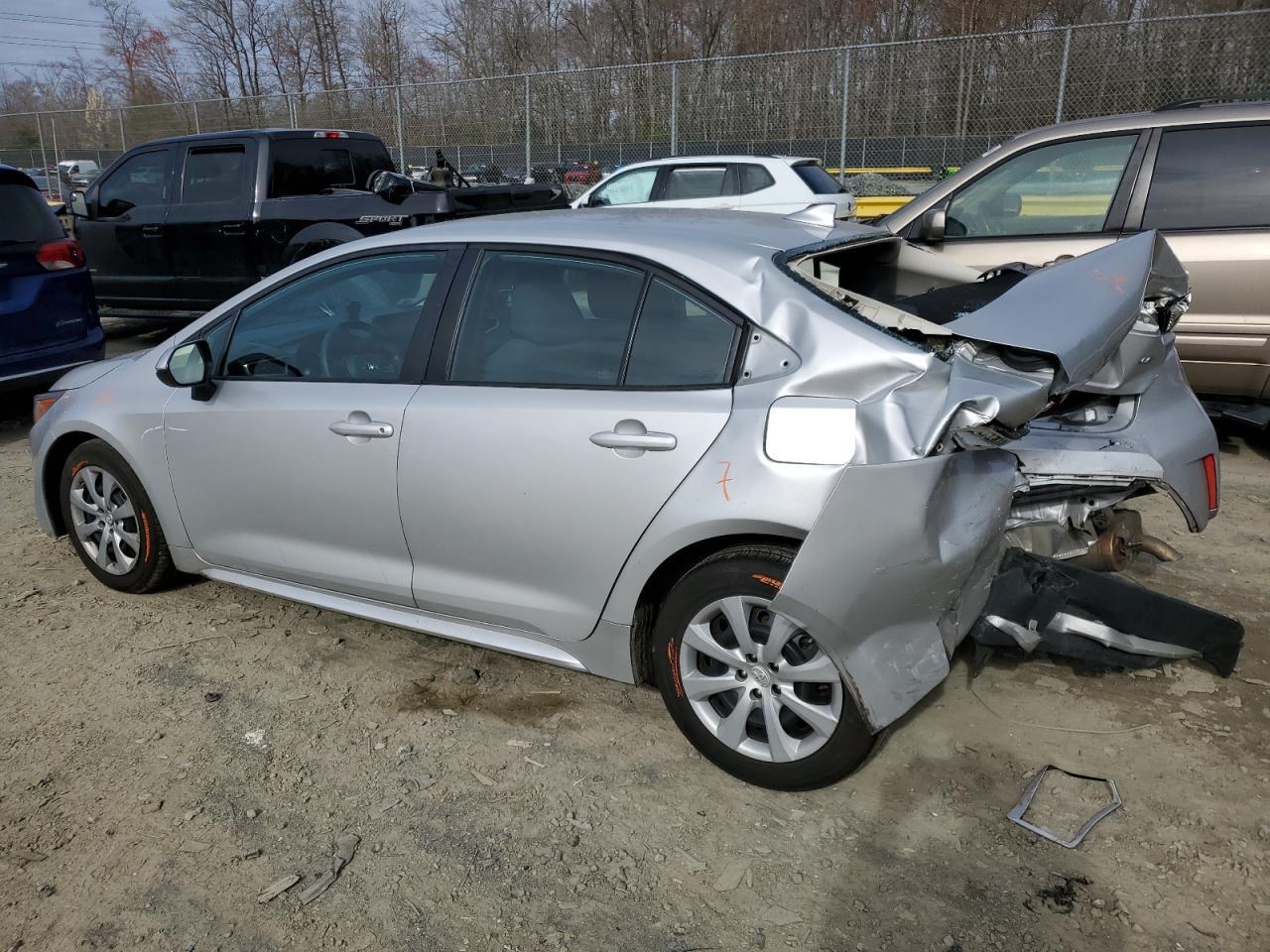 2022 TOYOTA COROLLA LE - Фото 2