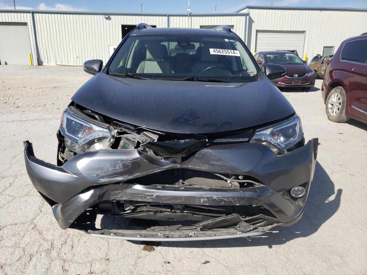 2017 TOYOTA RAV4 XLE - Фото 5