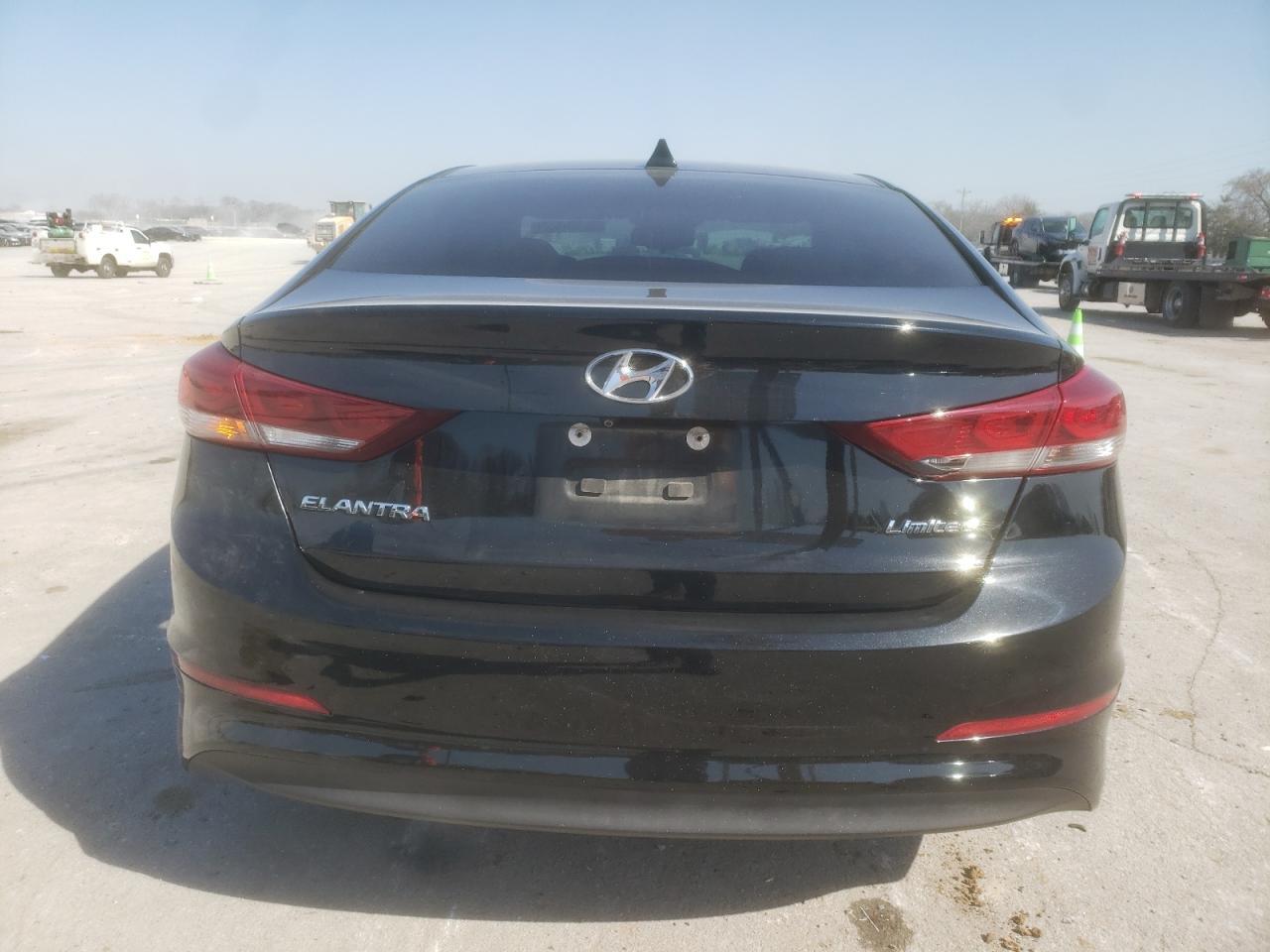 2017 HYUNDAI ELANTRA SE - Image 6