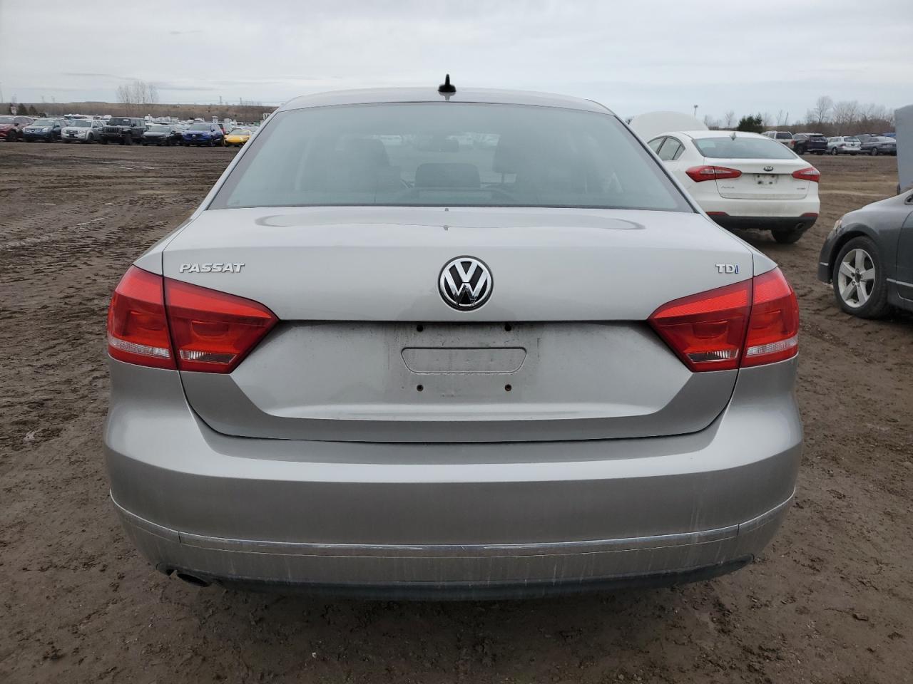 2013 VOLKSWAGEN PASSAT SE - Image 6