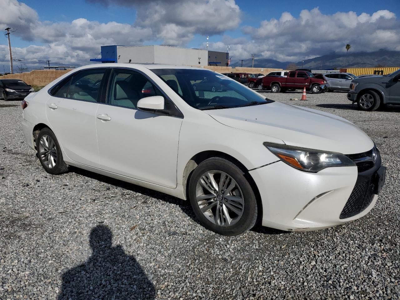 2017 TOYOTA CAMRY LE - Image 4