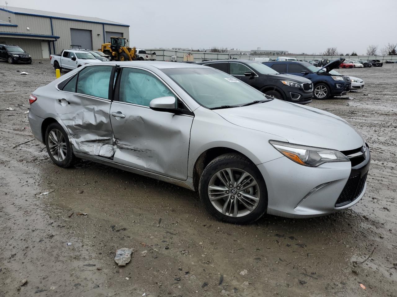 2017 TOYOTA CAMRY LE - Image 4