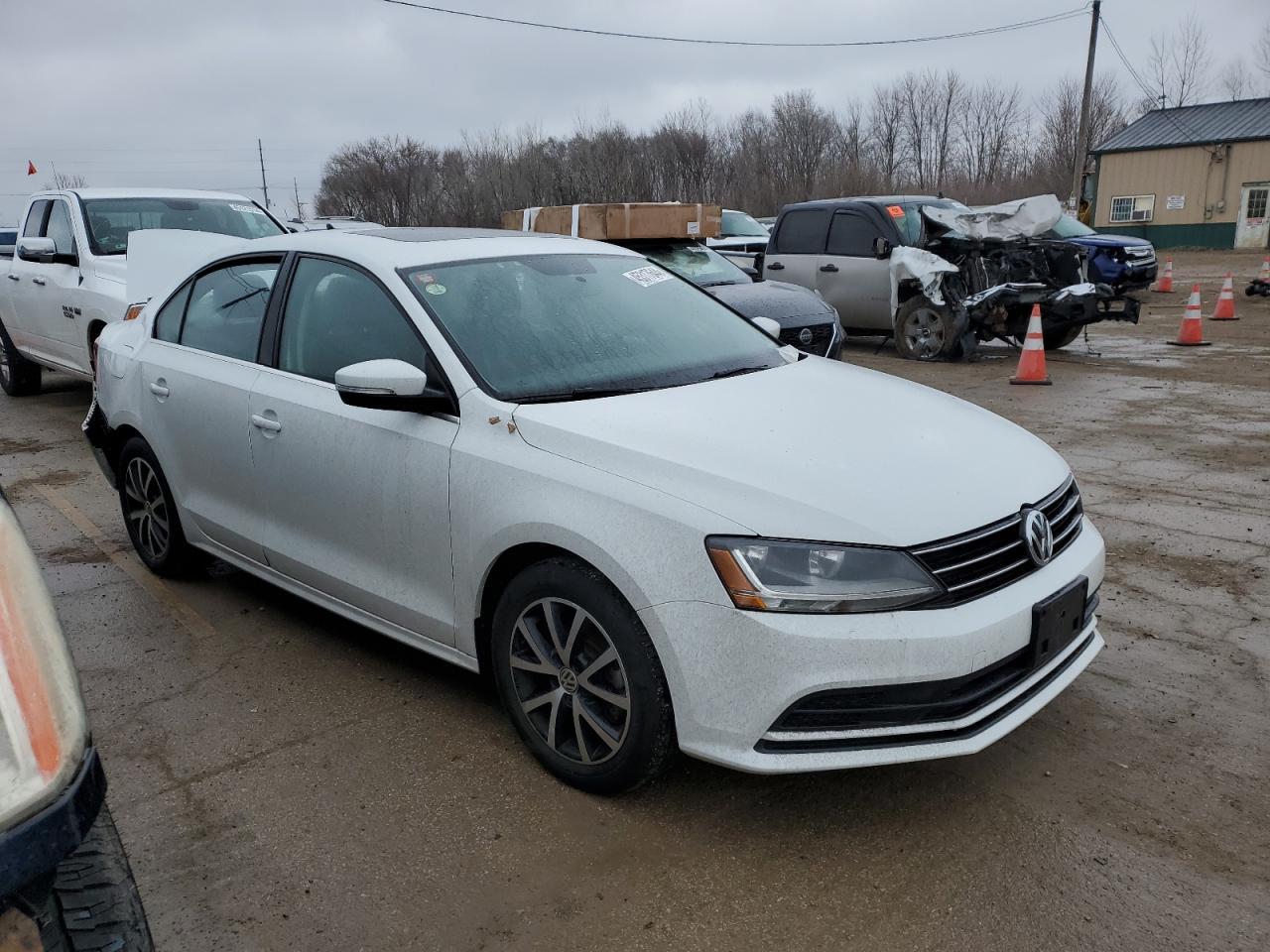 2017 VOLKSWAGEN JETTA SE - Image 4