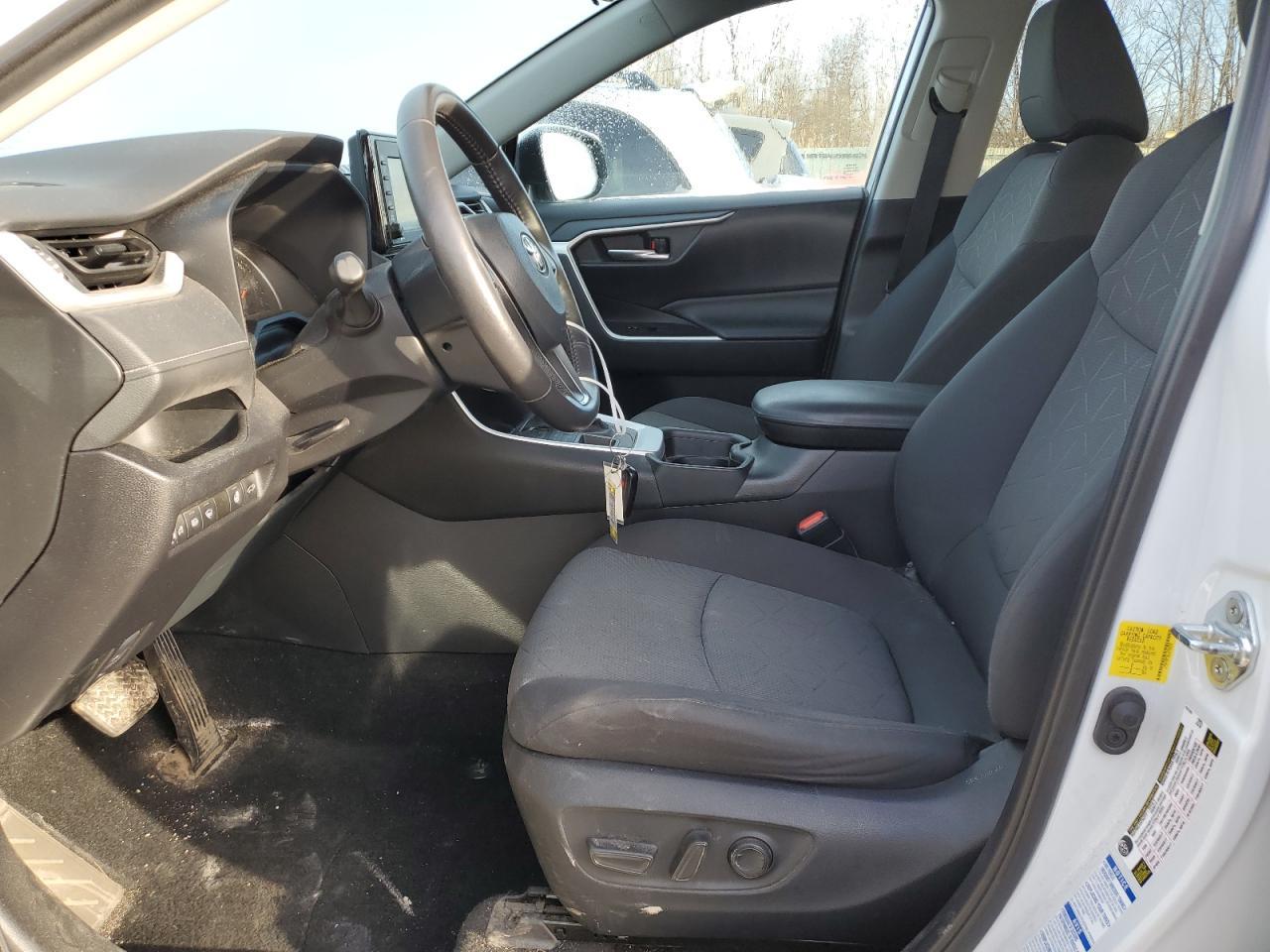 2020 TOYOTA RAV4 XLE - Фото 7