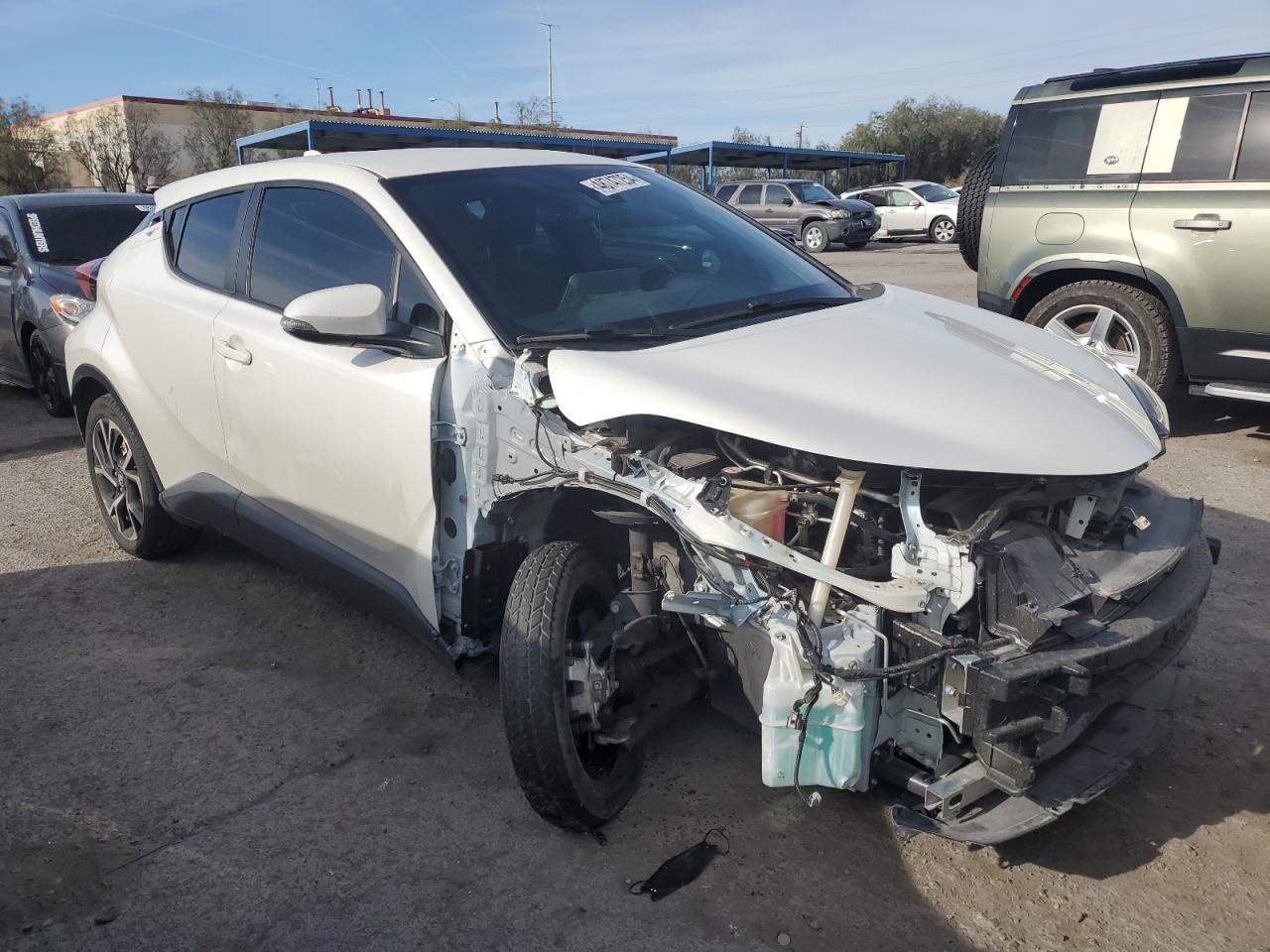2019 TOYOTA C-HR XLE - Image 4