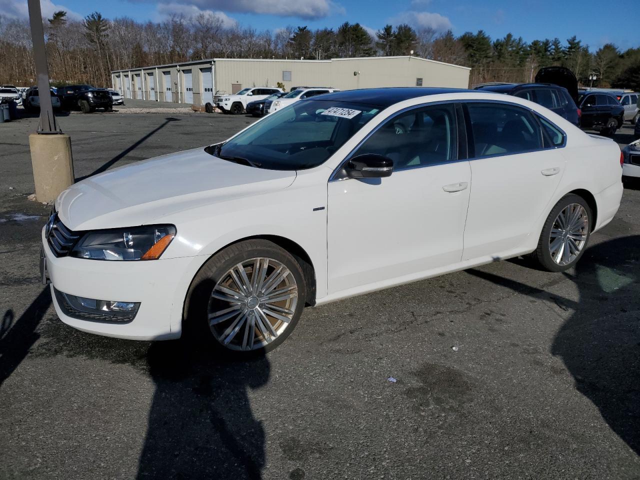 2015 VOLKSWAGEN PASSAT SE