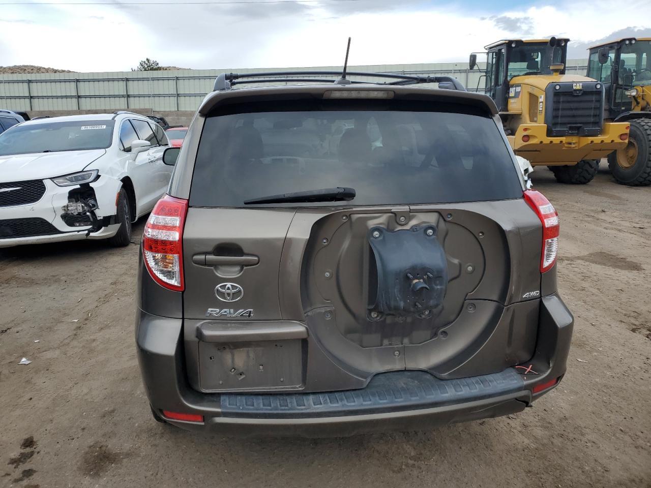 2011 TOYOTA RAV4 - Фото 6