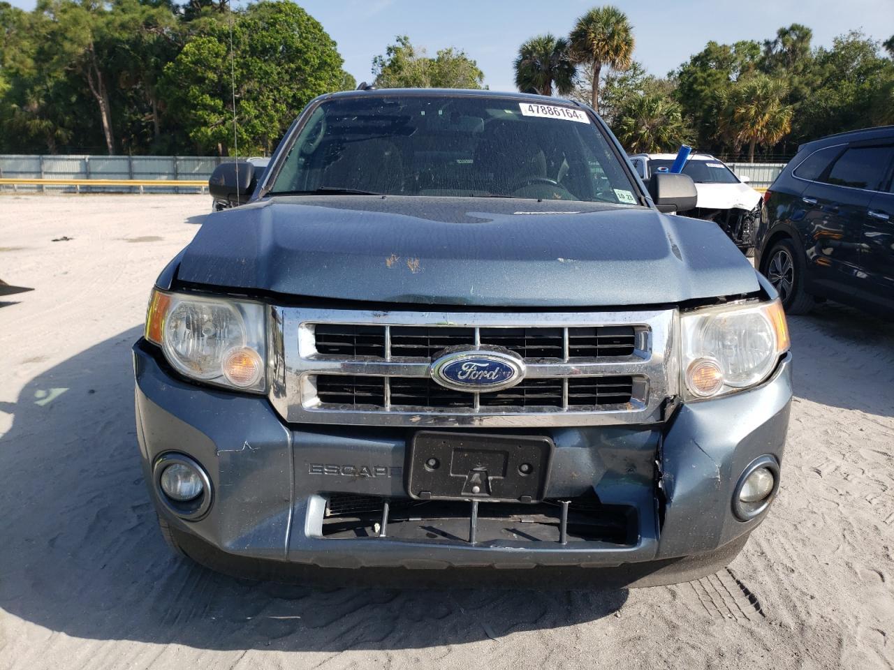 2010 FORD ESCAPE XLT - Image 5