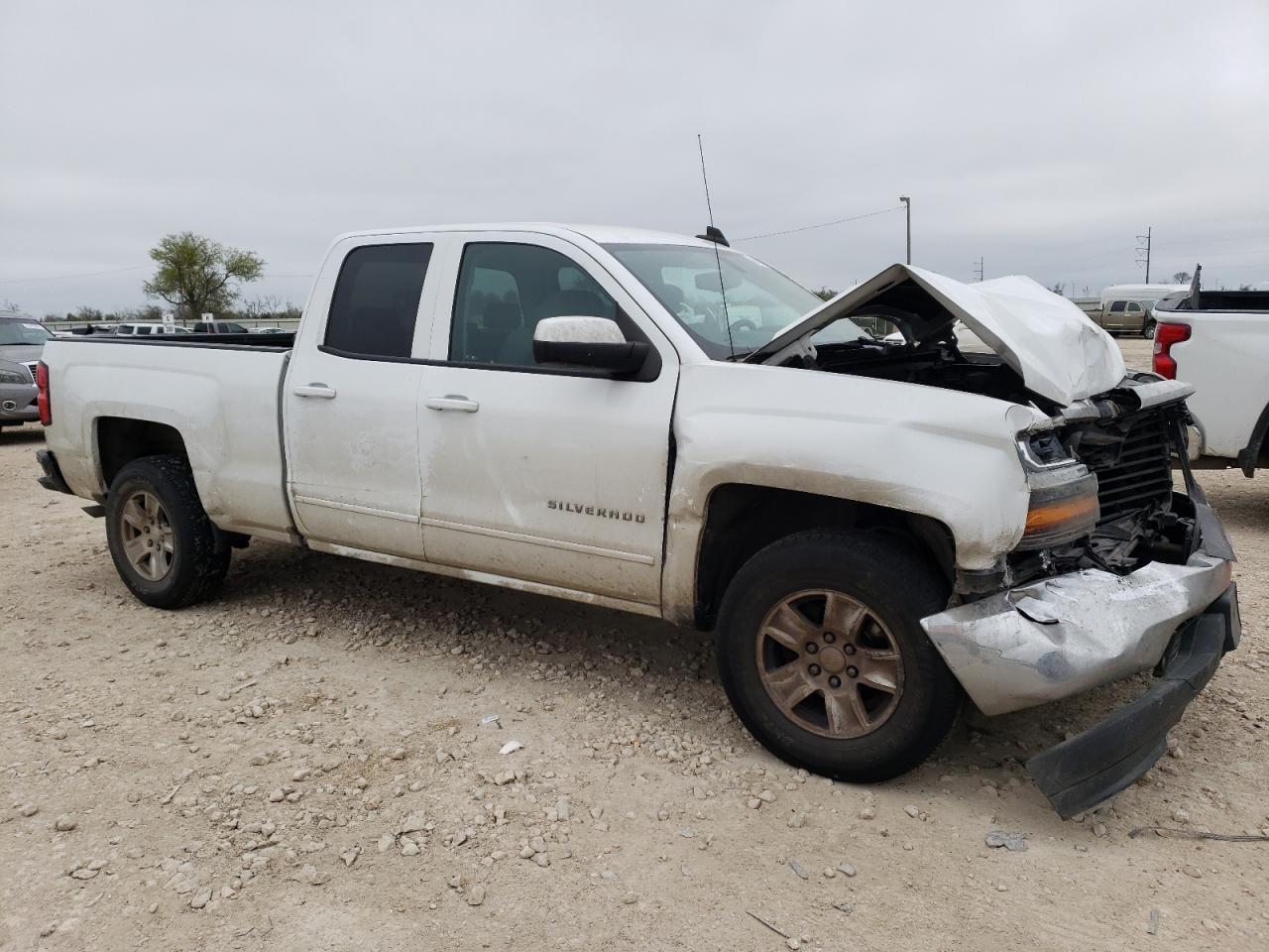 2017 CHEVROLET SILVERADO - Image 4