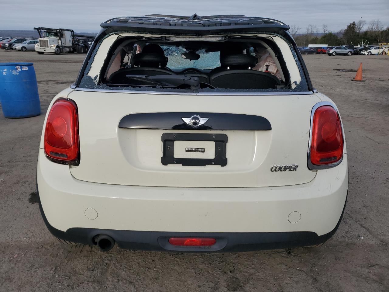 2017 MINI COOPER - Image 6