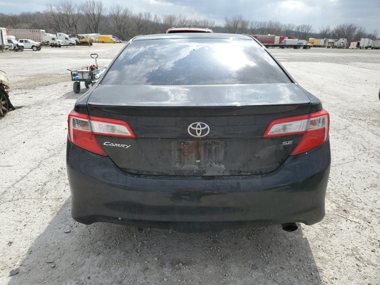 2014 TOYOTA CAMRY L - Image 6