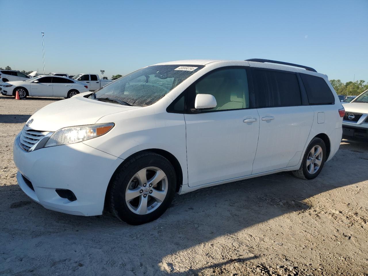 2015 TOYOTA SIENNA LE