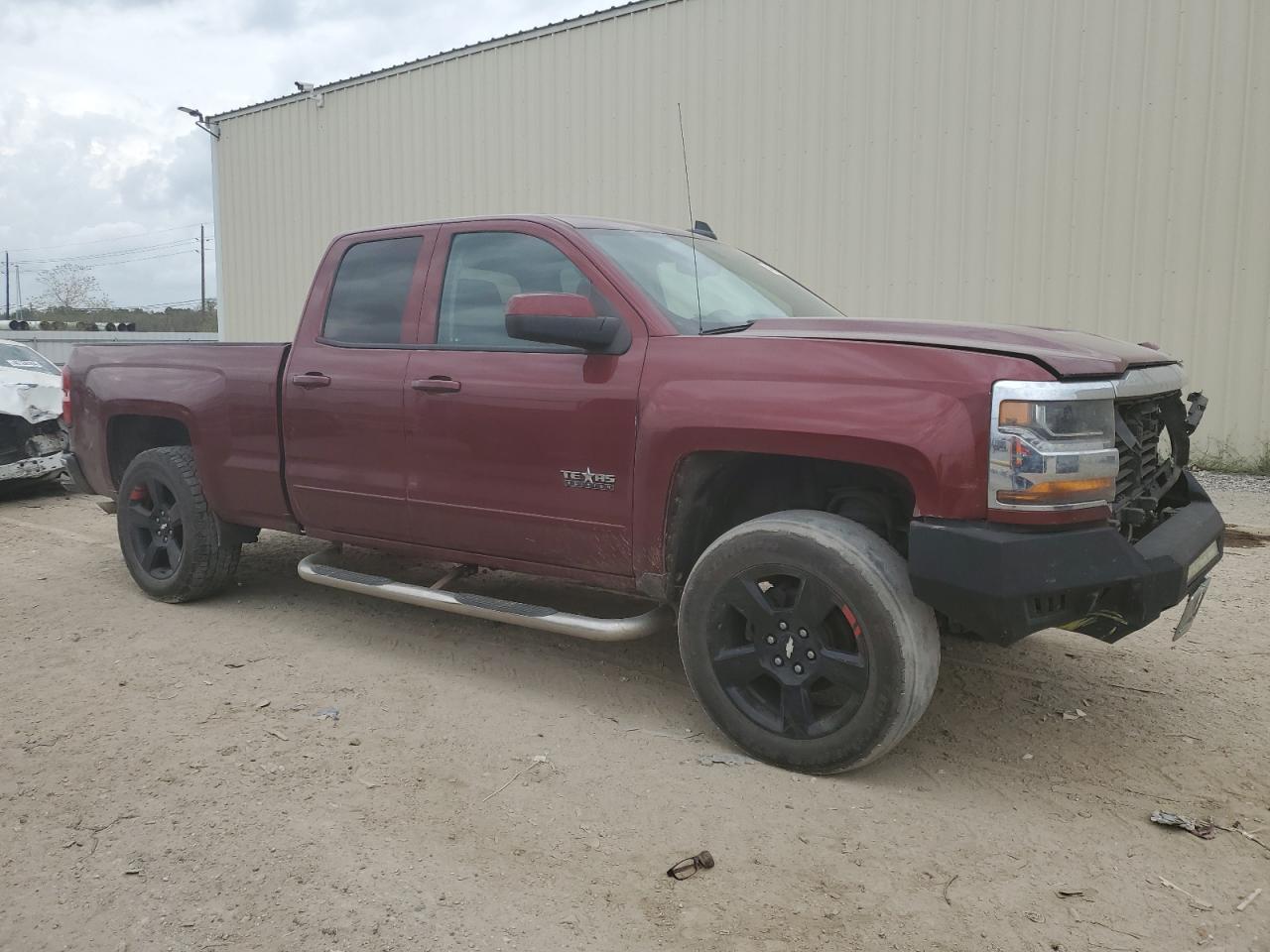 2017 CHEVROLET SILVERADO - Image 4