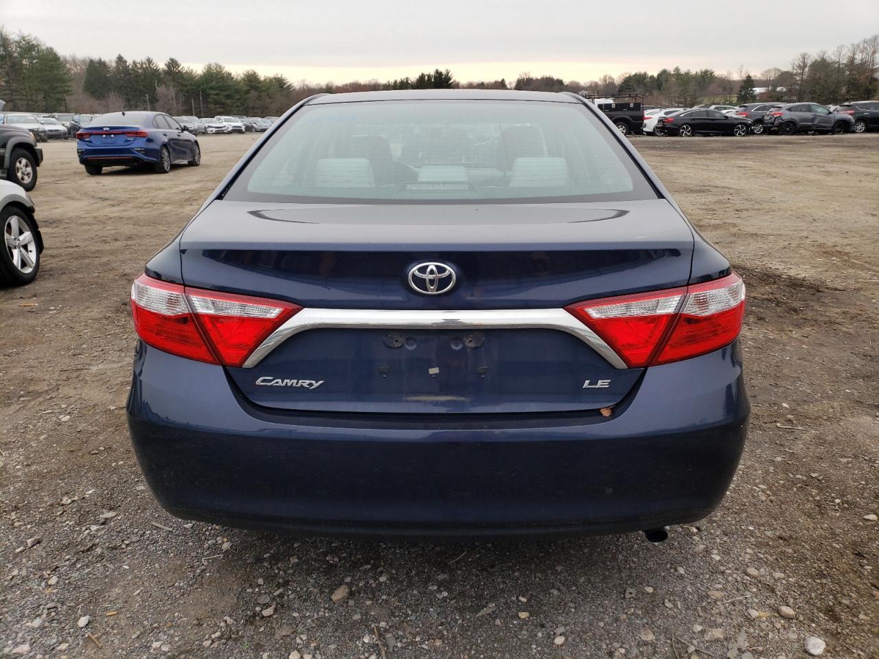 2016 TOYOTA CAMRY LE - Фото 6