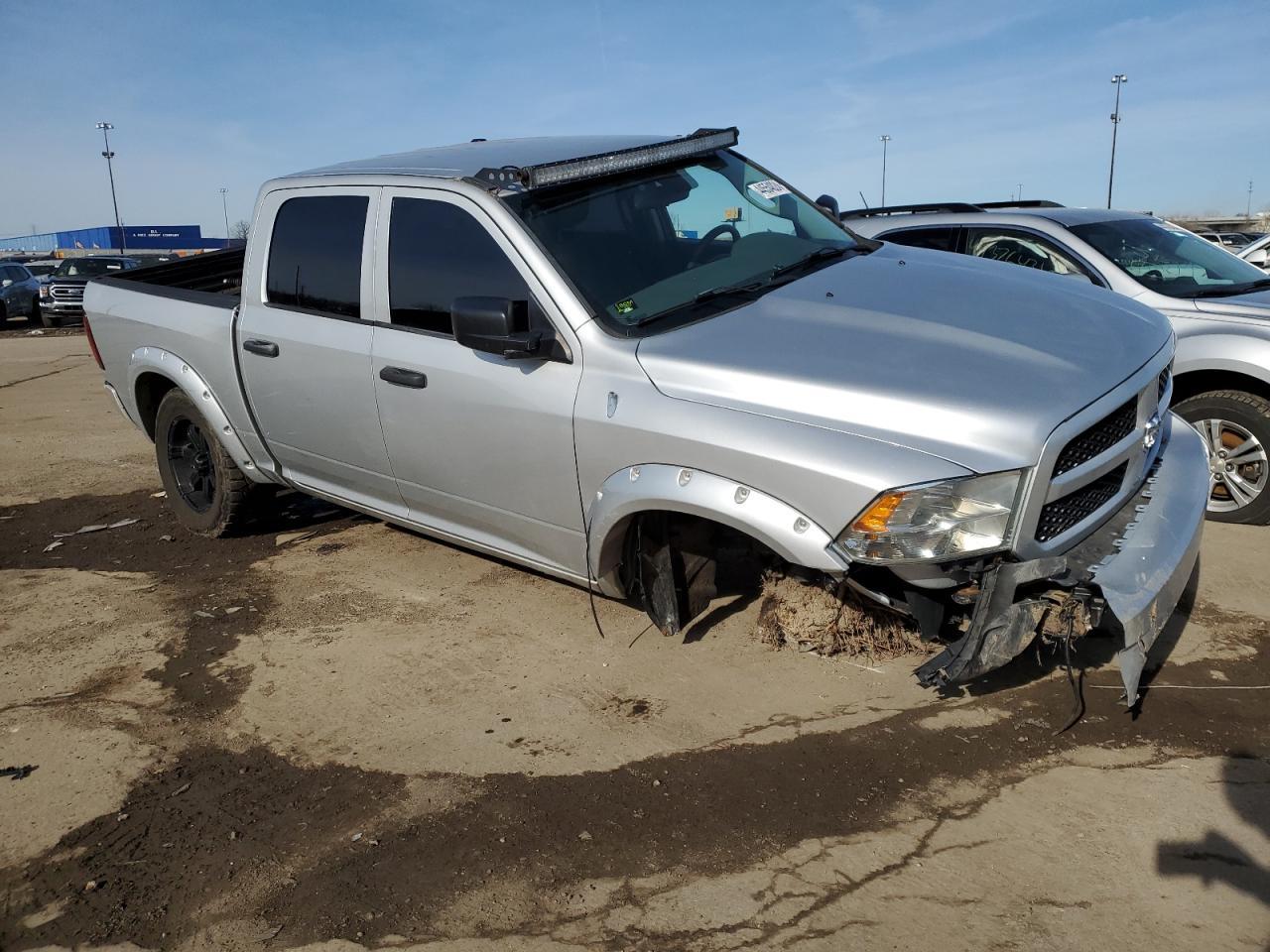 2014 RAM 1500 ST - Image 4