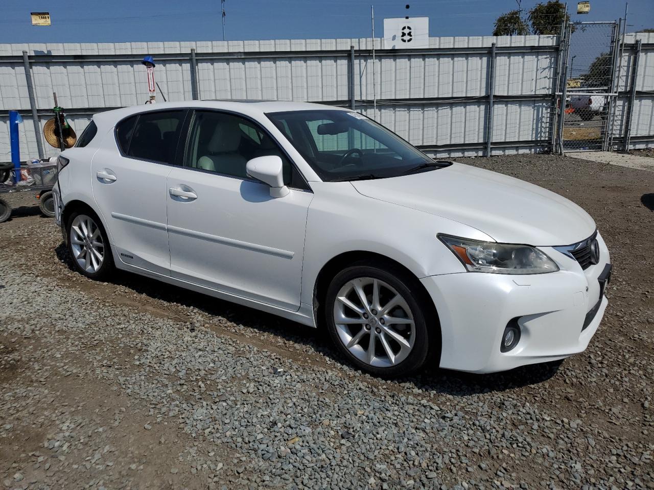 2011 LEXUS CT 200 - Image 4