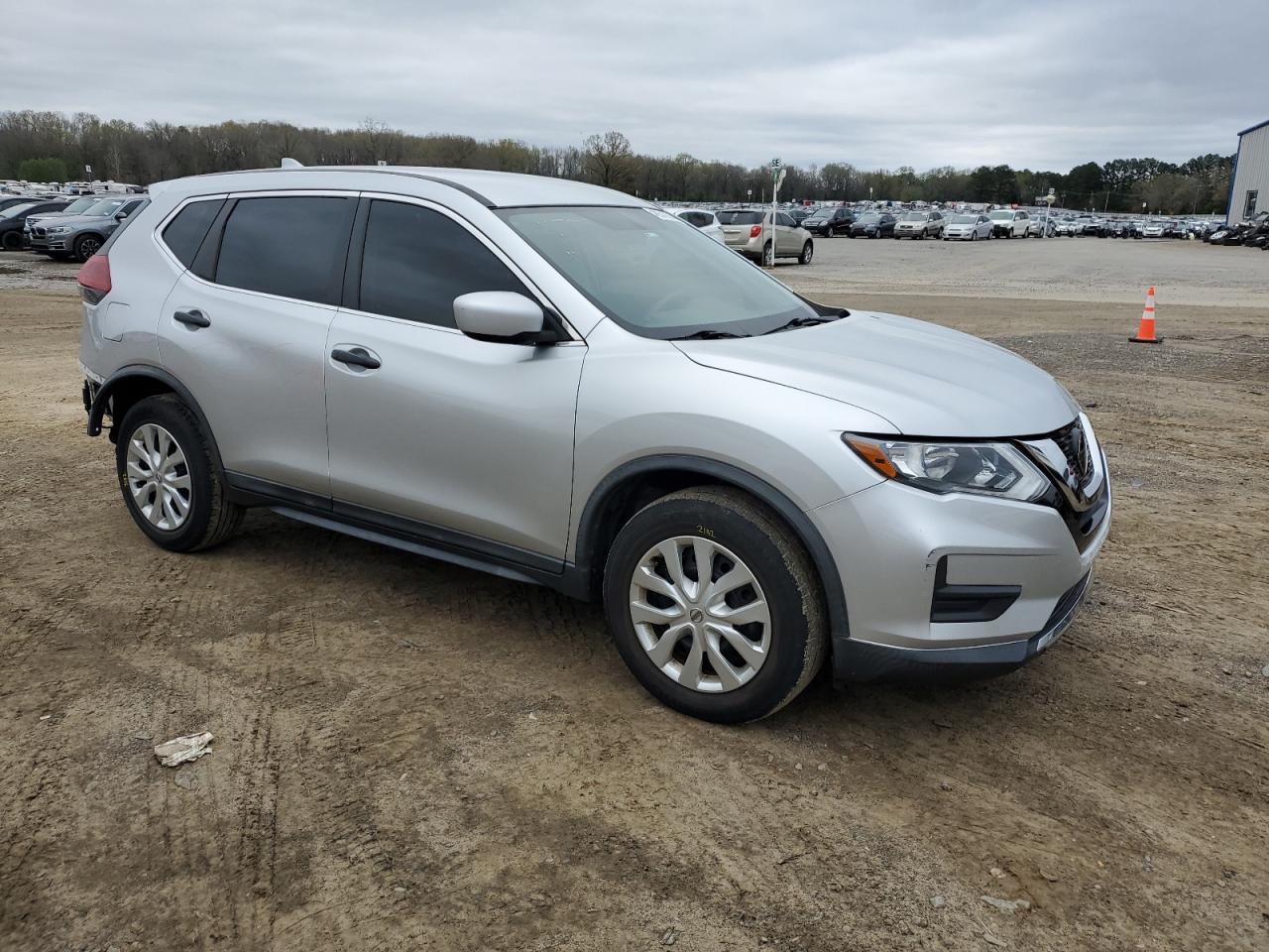 2018 NISSAN ROGUE S - Image 4