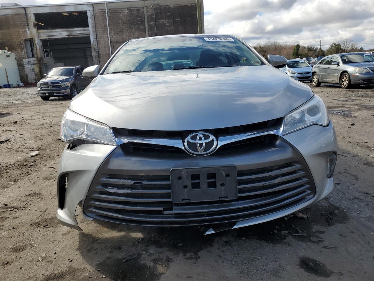 2017 TOYOTA CAMRY LE - Фото 5