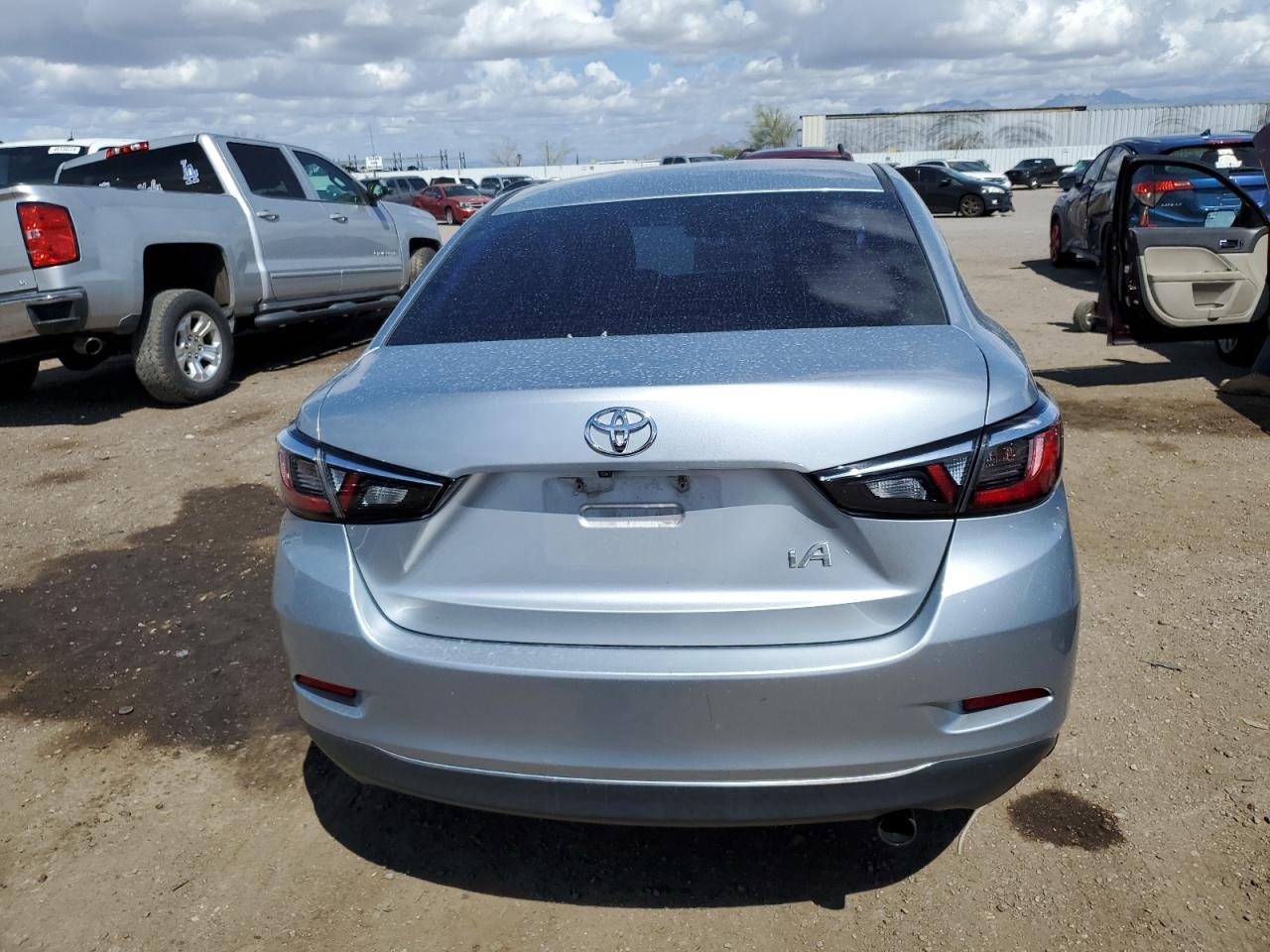 2017 TOYOTA YARIS IA - Фото 6