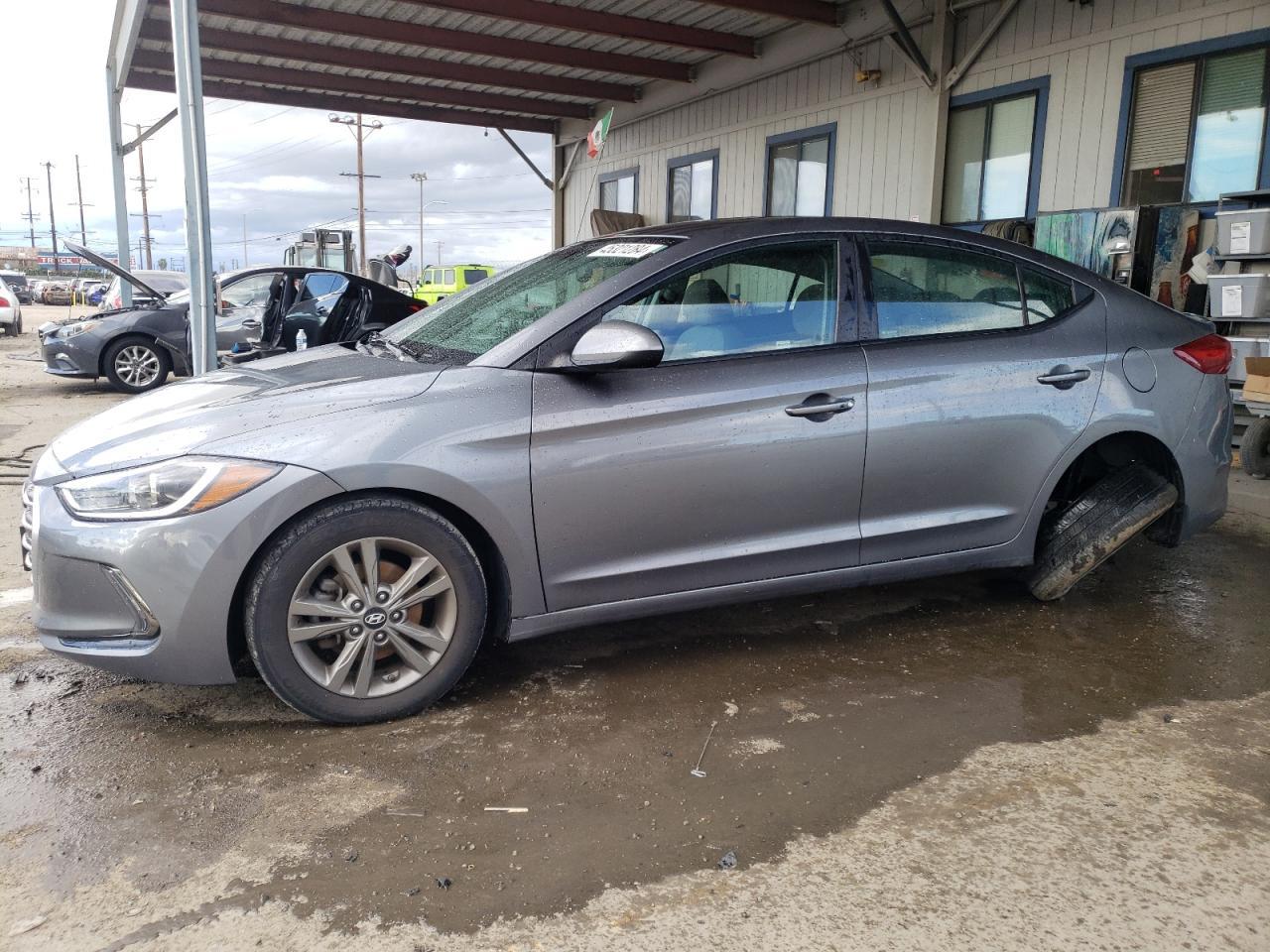 2018 HYUNDAI ELANTRA SE