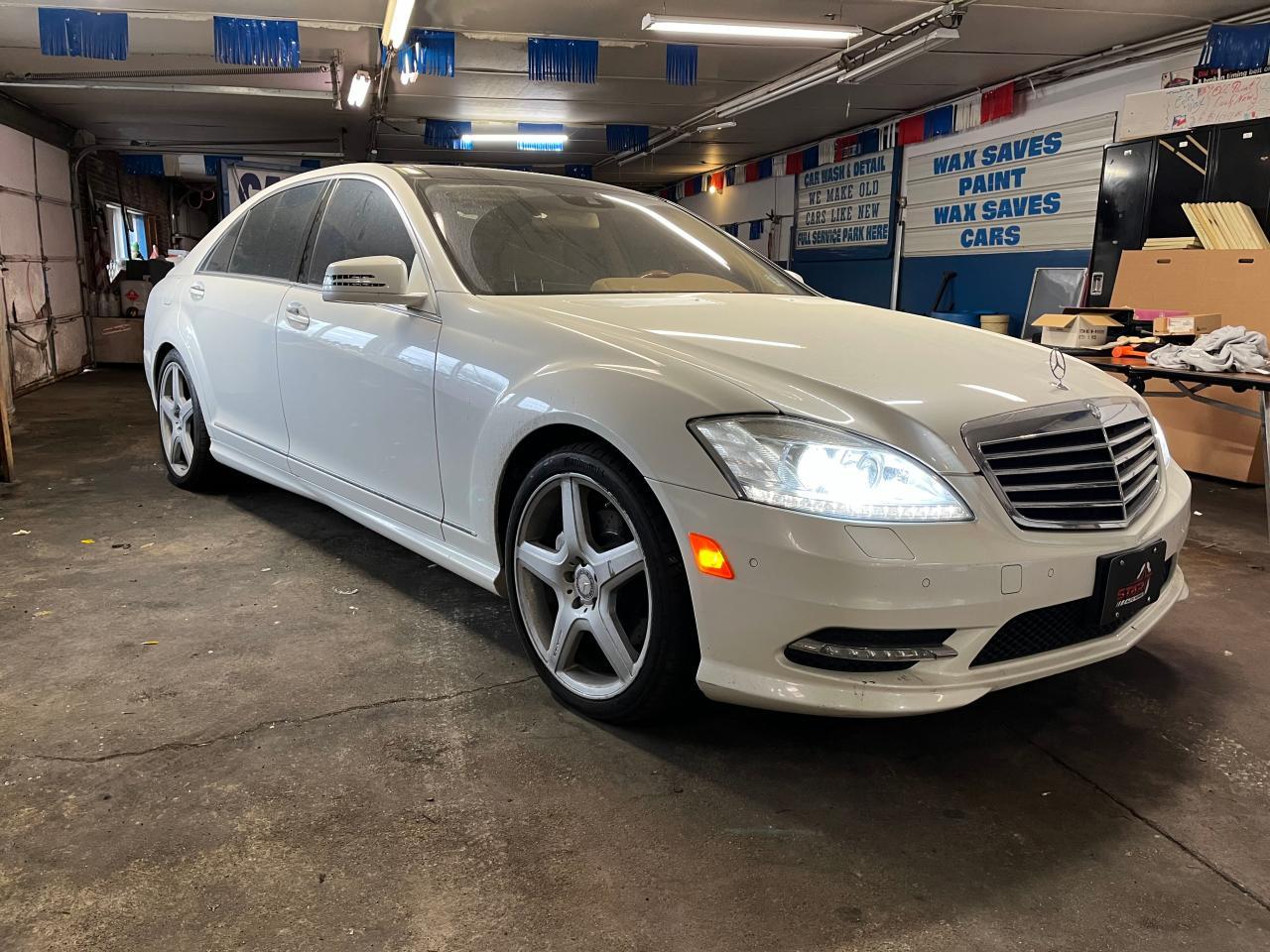 2011 MERCEDES-BENZ S 550 car image