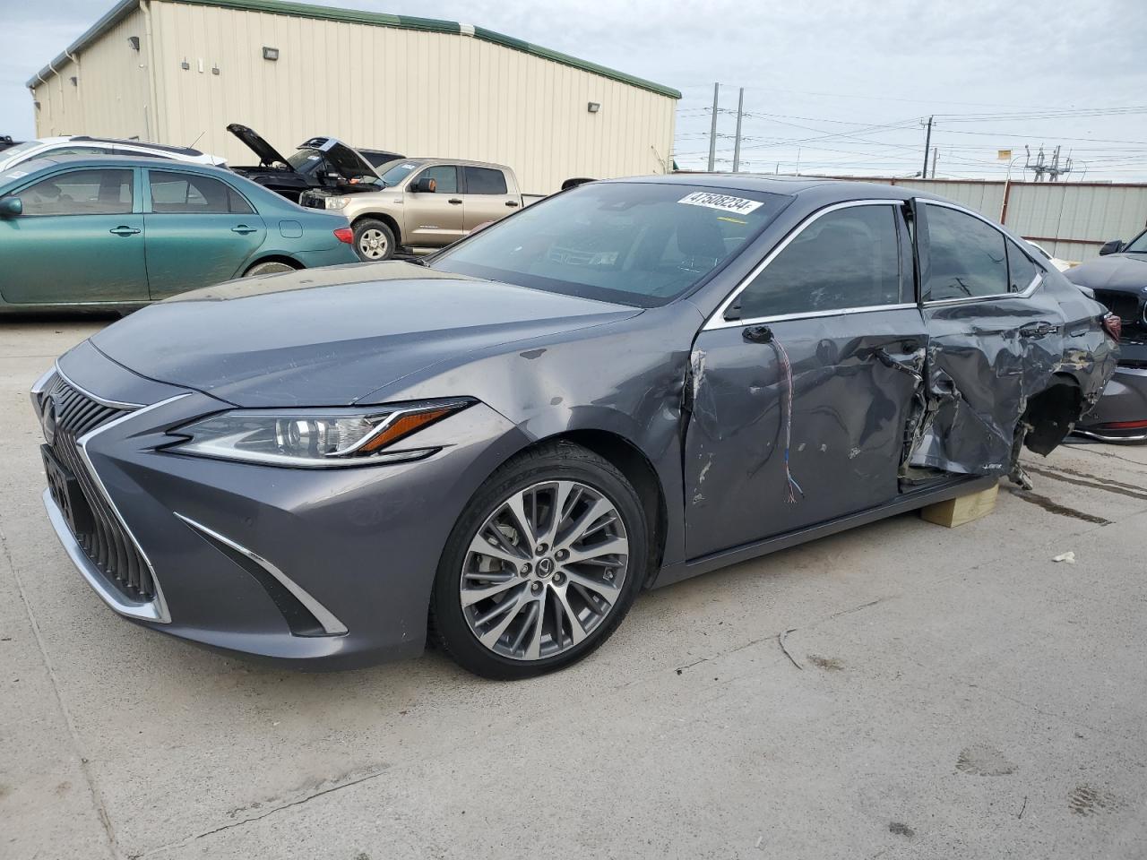 2019 LEXUS ES 300H car image