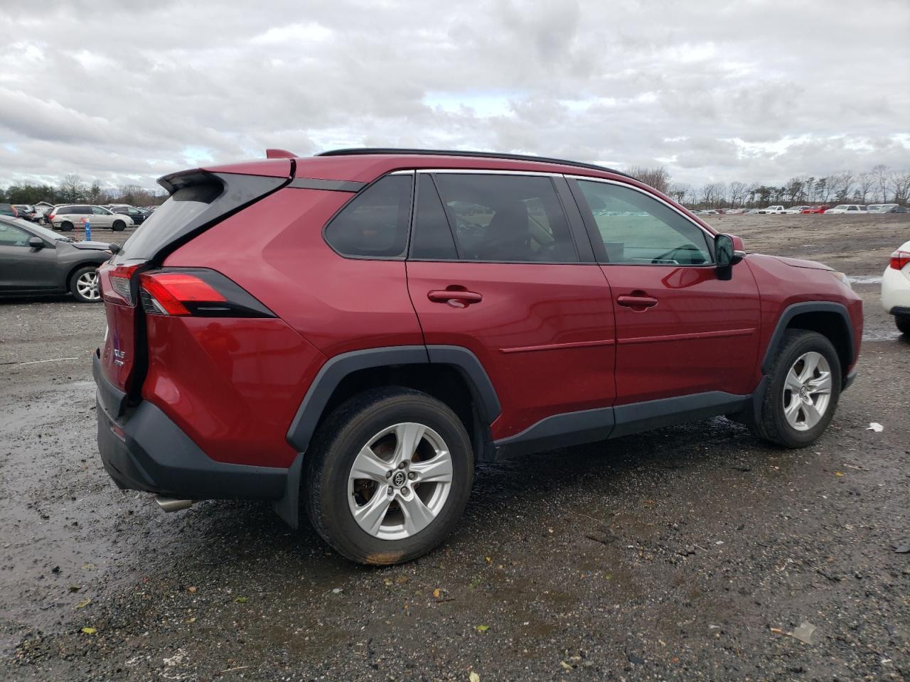 2020 TOYOTA RAV4 XLE - Image 3