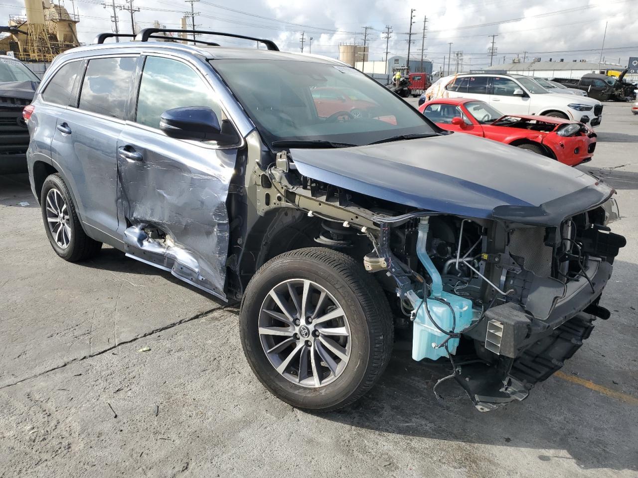 2019 TOYOTA HIGHLANDER - Фото 4