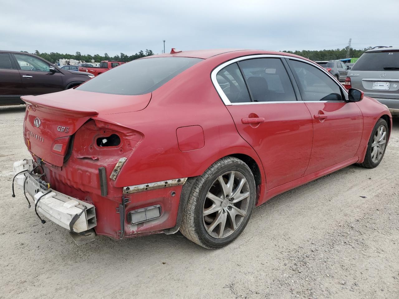 2011 INFINITI G37 BASE - Image 3